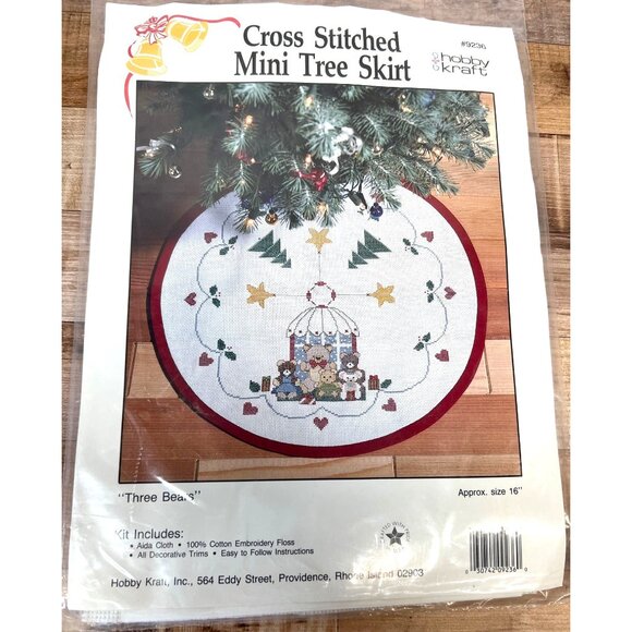 HOBBY KRAFT Cross Stitch Kit #9236 THREE BEARS 16" Mini Christmas Tree Skirt - Picture 2 of 4